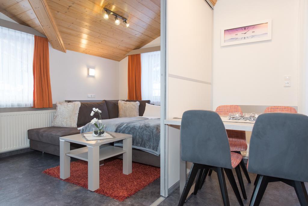 Appartements Schneezauber Lermoos Habitación foto