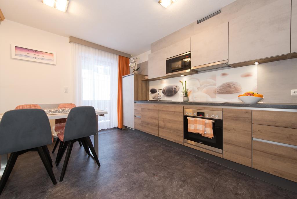 Appartements Schneezauber Lermoos Habitación foto
